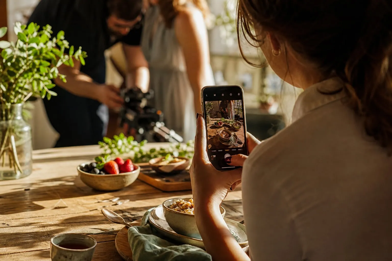 Como fotografar alimentos com celular à luz da janela